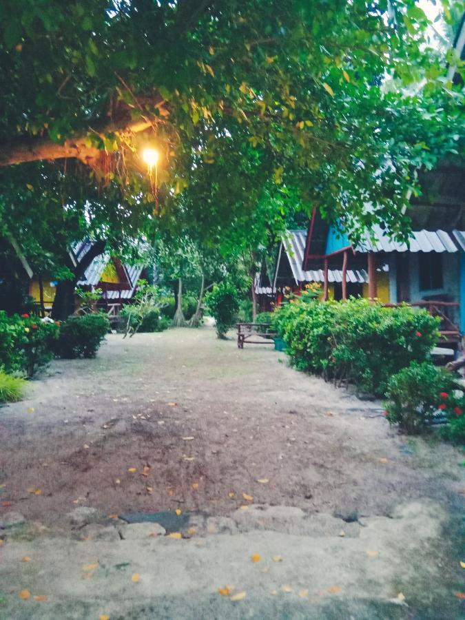 Breizh Cape Beach Bungalows Koh Lanta Ngoại thất bức ảnh