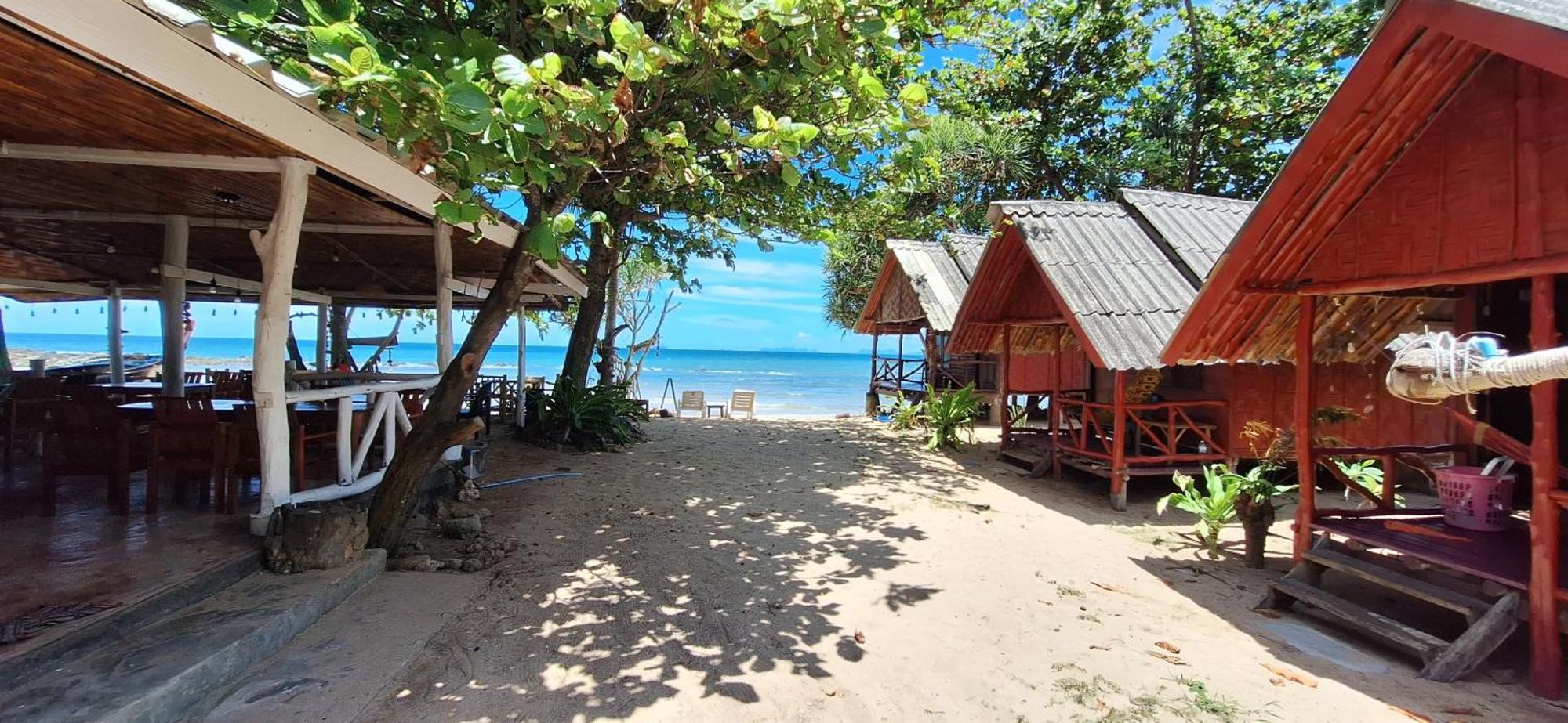 Breizh Cape Beach Bungalows Koh Lanta Ngoại thất bức ảnh